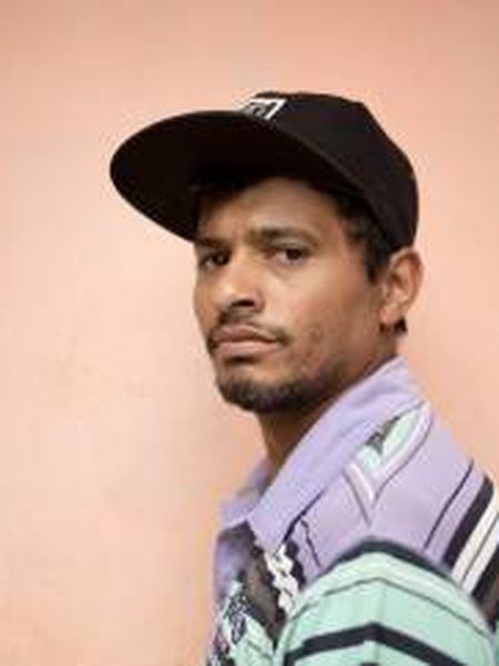 Fabiano Manuel de Souza, de 26 anos, começou a trabalhar de ambulante para sair da fila do desemprego.