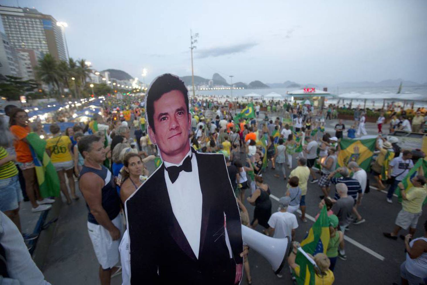 A figura de papel&atilde;o do juiz S&eacute;rgio Moro &eacute; habitual nos protestos anti-corrup&ccedil;&atilde;o.